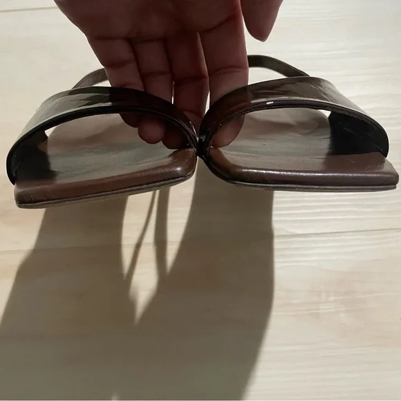 Tibi Avi Crinkle Patent Asymmetric Flat size 37.5 / 7.5 - Picture 9 of 12